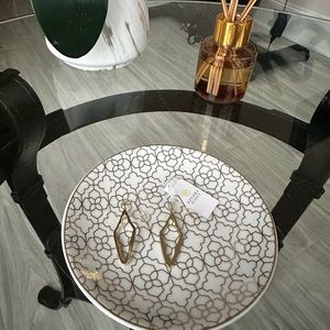 Kendra Scott Abbie elongated gold earrings